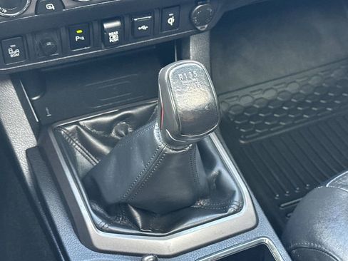 Used 2022 Toyota Tacoma TRD Pro AWD/4WD image 22