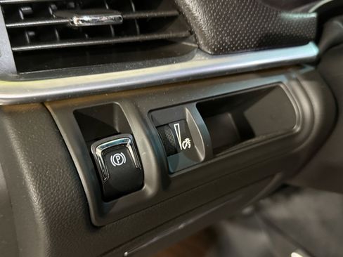 Used 2014 Cadillac XTS Luxury w/ Driver Awareness Package FWD image 20