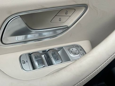 Used 2025 Mercedes-Benz GLS 63 AMG 4MATIC image 25