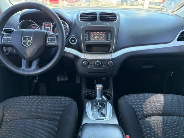 Used 2018 Dodge Journey SE w/ Blacktop Package FWD image 9