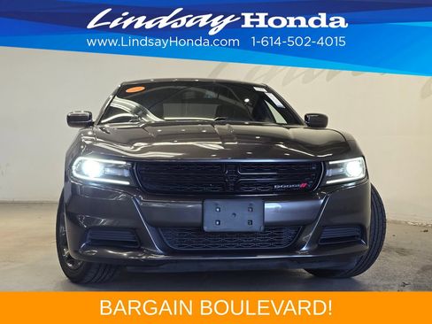 Used 2019 Dodge Charger SXT w/ Plus Group RWD image 2