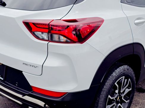 Used 2021 Chevrolet TrailBlazer ACTIV w/ Technology Package image 19