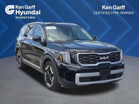 Used 2025 Kia Telluride S AWD/4WD image 1