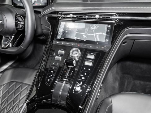 Used 2024 Aston Martin DB12 Coupe image 24