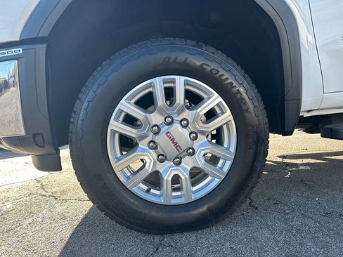 Used 2024 GMC Sierra 2500 SLT w/ SLT Premium Package image 12