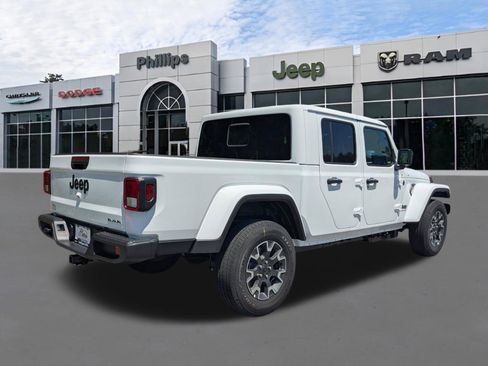 New 2026 Jeep Gladiator Sport image 3