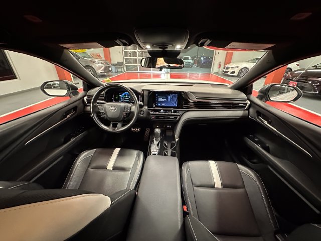 Certified 2025 Toyota Camry SE FWD image 25