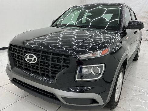 Used 2021 Hyundai Venue SE FWD image 1