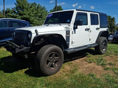 Used 2016 Jeep Wrangler Unlimited Sport AWD/4WD image 3