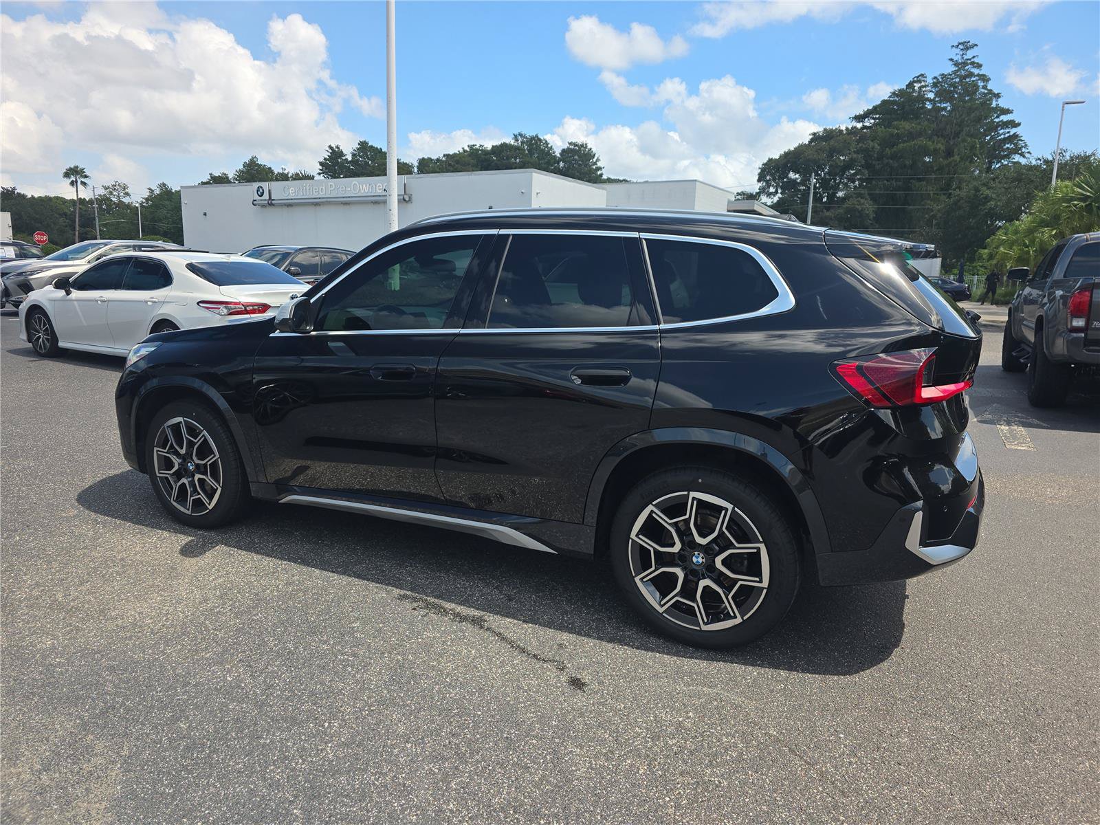 Certified 2023 BMW X1 xDrive28i w/ Convenience Package AWD/4WD image 6
