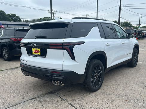 New 2026 Chevrolet Traverse LT w/ Midnight/Sport Edition AWD/4WD image 8