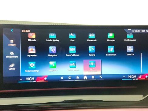 Used 2025 BMW 540i xDrive w/ Executive Package image 52