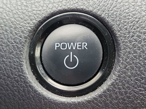 Used 2025 Toyota Camry SE w/ Convenience Package FWD image 12