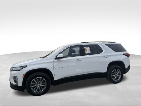 Used 2023 Chevrolet Traverse LT w/ Rear Camera Mirror Package image 6