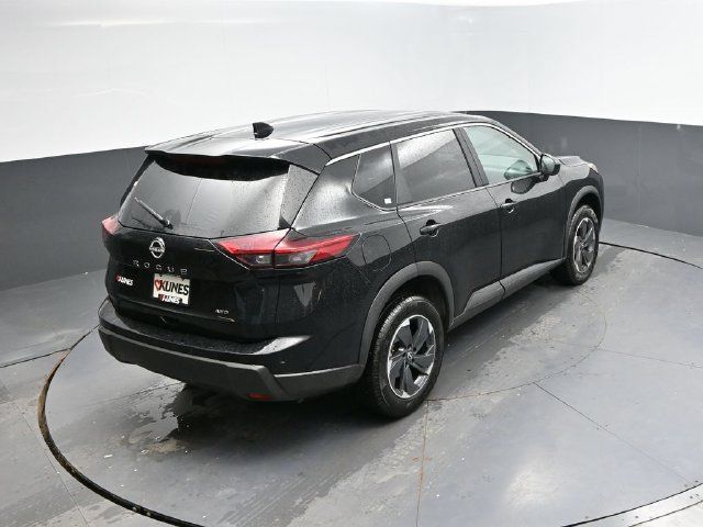Used 2025 Nissan Rogue SV AWD/4WD image 31