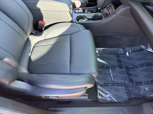 Used 2025 Subaru Ascent Bronze Edition w/ Popular Package #2 image 11