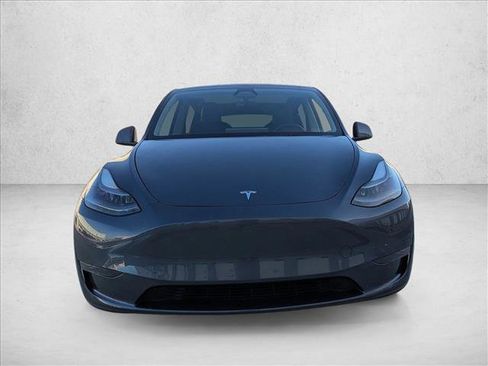 Used 2023 Tesla Model Y Long Range image 2