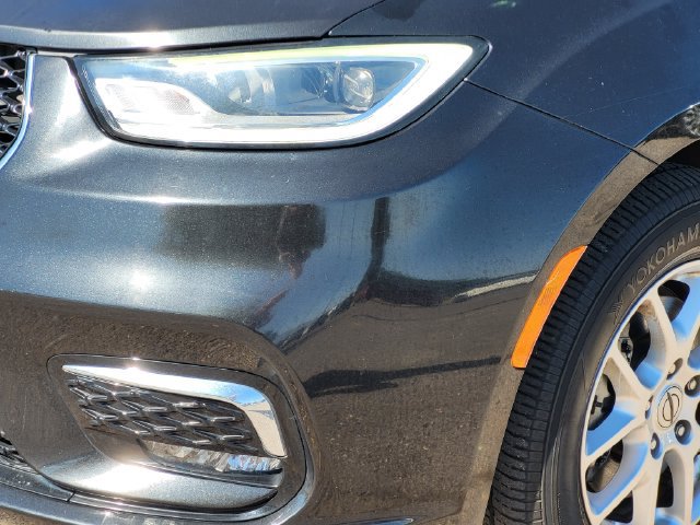 Used 2021 Chrysler Pacifica Touring-L FWD image 5