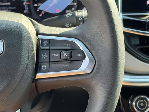 Used 2025 Jeep Compass Limited AWD/4WD image 8