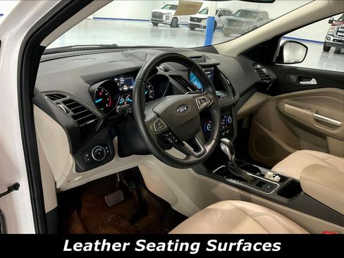 Used 2018 Ford Escape SEL w/ Ford Safe & Smart Package AWD/4WD image 4
