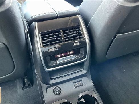 Used 2021 BMW X7 xDrive40i w/ Premium Package 2 AWD/4WD image 10