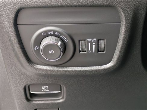 New 2025 Jeep Grand Cherokee Limited w/ Trailer Tow Package image 13