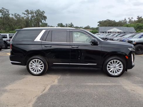 Used 2024 Cadillac Escalade Luxury AWD/4WD image 8