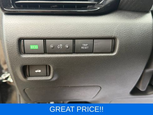 Used 2023 Nissan Sentra SV FWD image 15