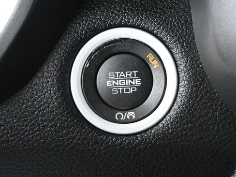 Used 2021 RAM 1500 Big Horn image 24