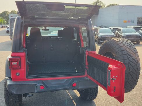 Used 2018 Jeep Wrangler Unlimited Sport S AWD/4WD image 28