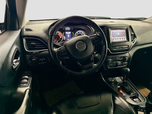 Used 2019 Jeep Cherokee Latitude Plus image 22