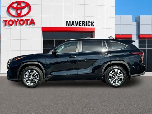 New 2026 Toyota Highlander XLE AWD/4WD image 2