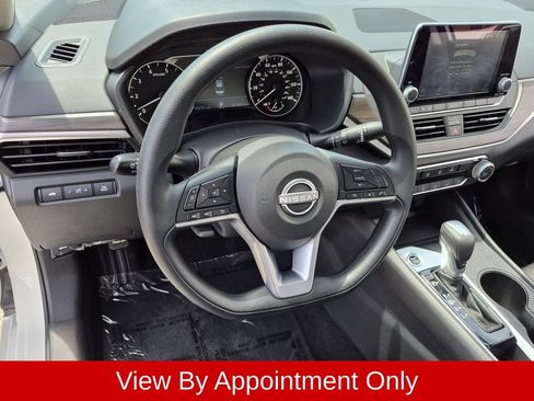 Used 2025 Nissan Altima 2.5 SV FWD image 20