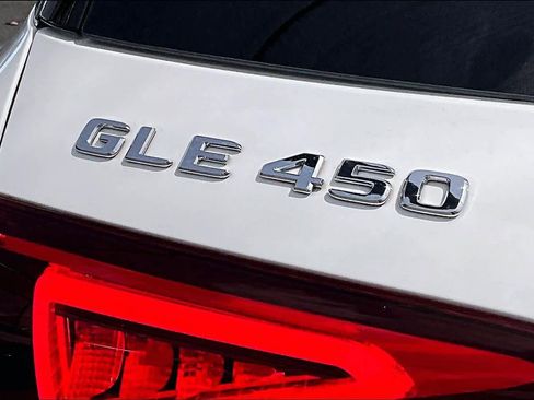 Used 2022 Mercedes-Benz GLE 450 4MATIC image 10