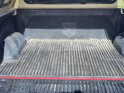 Used 2015 RAM 1500 Express image 24