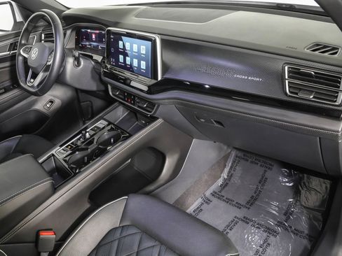 Used 2024 Volkswagen Atlas Cross Sport SEL Premium R-Line image 43