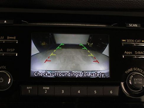 Used 2015 Nissan Rogue S image 27