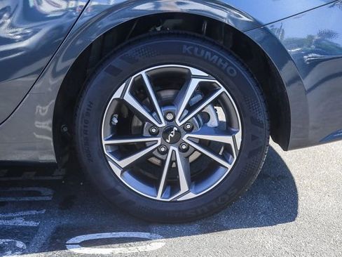 Certified 2022 Kia Forte LXS image 12