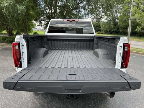 Used 2025 GMC Sierra 2500 Denali Ultimate w/ Max Trailering Package AWD/4WD image 8