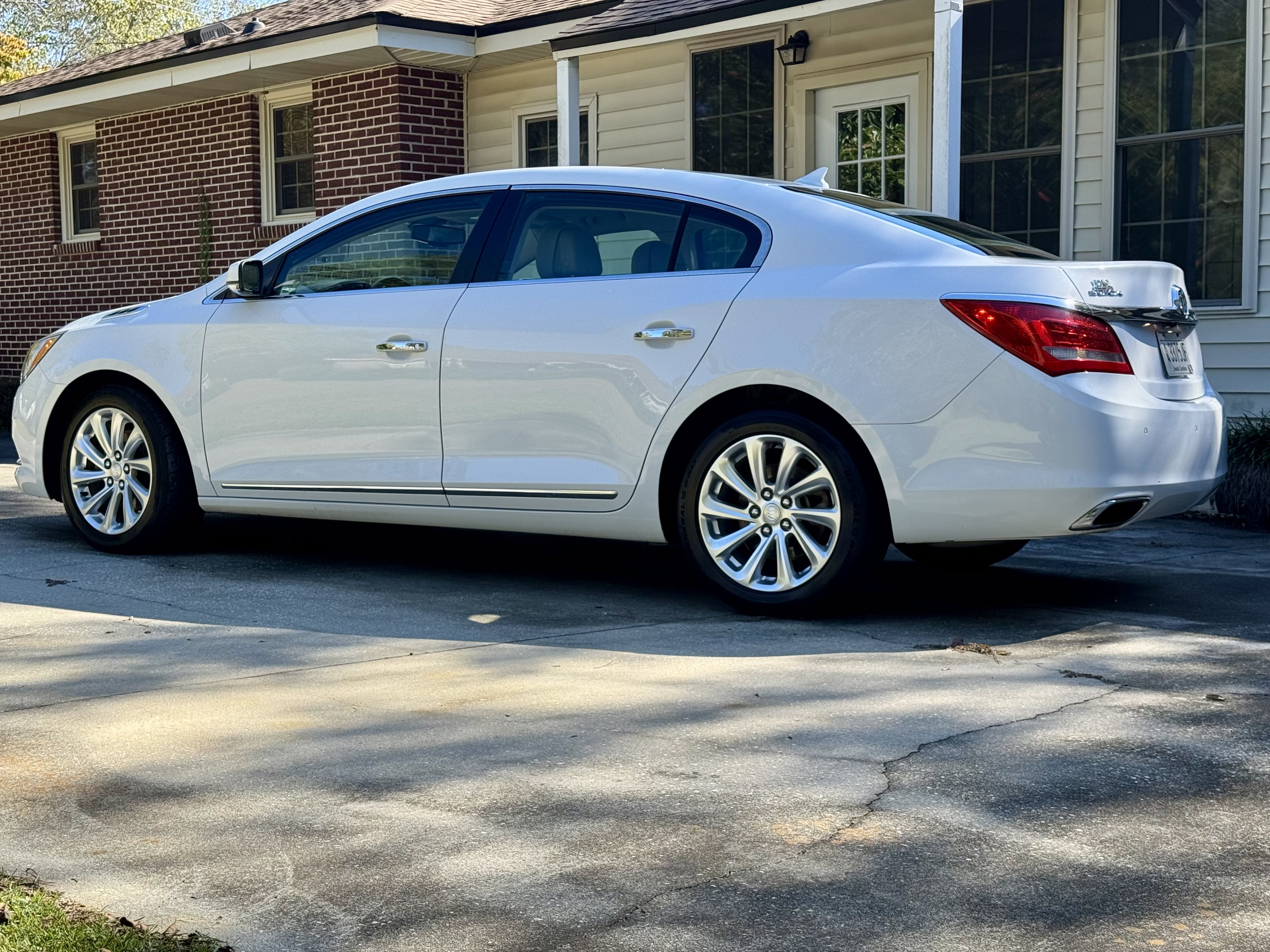 Used 2014 Buick LaCrosse Leather FWD image 6