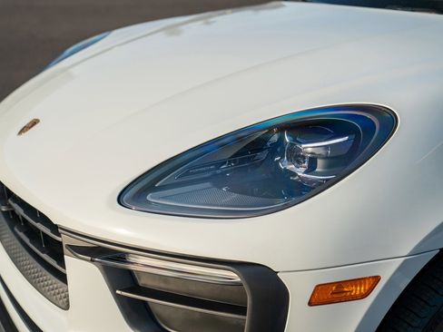 New 2026 Porsche Macan image 30