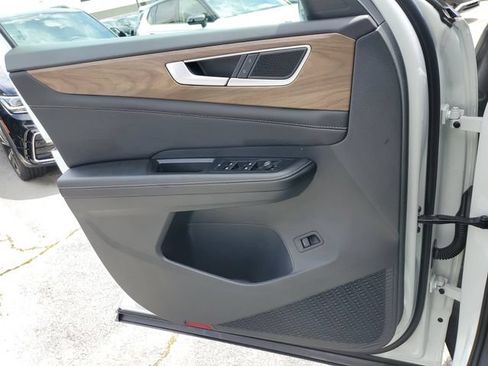 Certified 2024 Volkswagen Atlas SE w/ Panoramic Sunroof Package FWD image 29