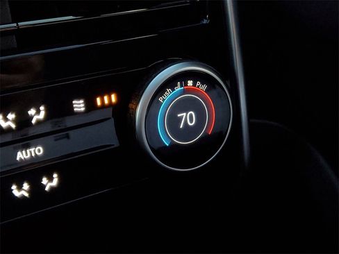 New 2025 Land Rover Range Rover SE image 33