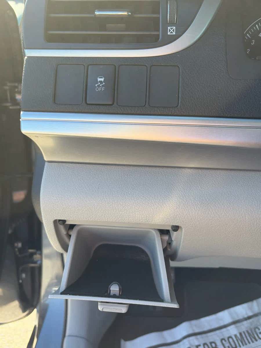 Used 2014 Toyota Camry LE FWD image 17