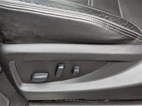 Used 2020 GMC Yukon XL Denali image 16