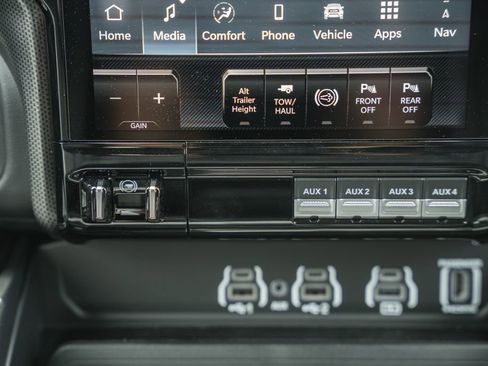 New 2026 RAM 2500 Limited AWD/4WD image 26