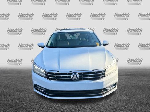 Used 2018 Volkswagen Passat 2.0T SE image 3