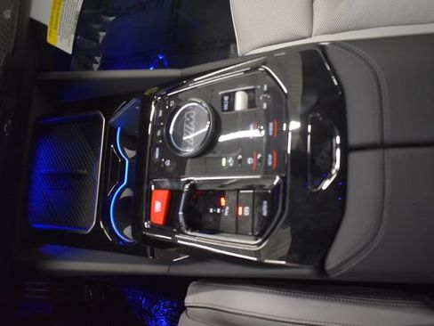 New 2027 BMW M5 Touring AWD/4WD image 29