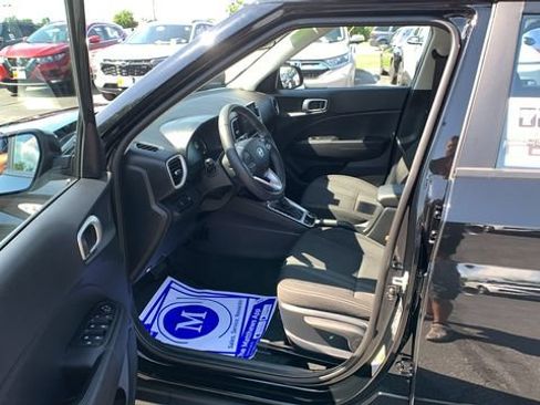 Certified 2026 Hyundai Venue SEL FWD image 9