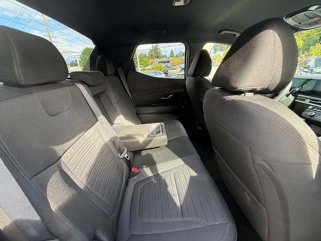 Certified 2025 Hyundai Santa Cruz SE FWD image 14